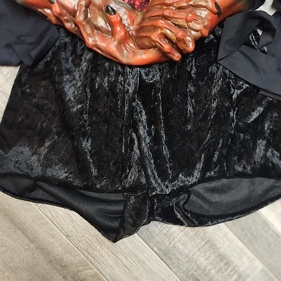 Halloween devil costume - Picture 7 of 11